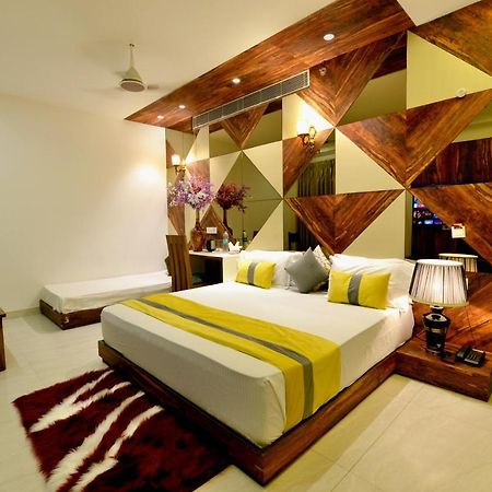 Hotel The Yellow Nayagaon Luaran gambar