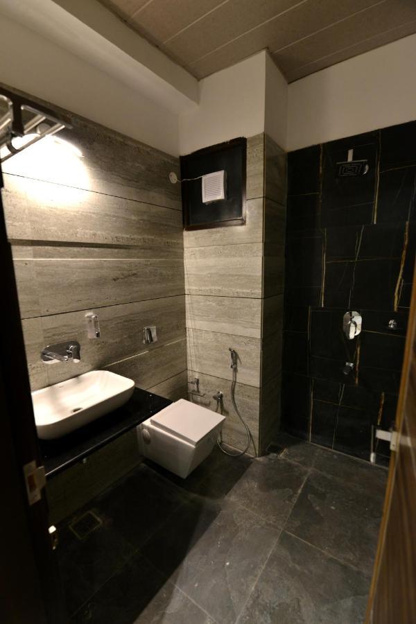 Hotel The Yellow Nayagaon Luaran gambar