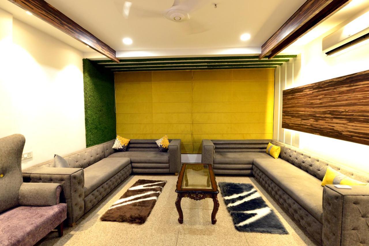 Hotel The Yellow Nayagaon Luaran gambar