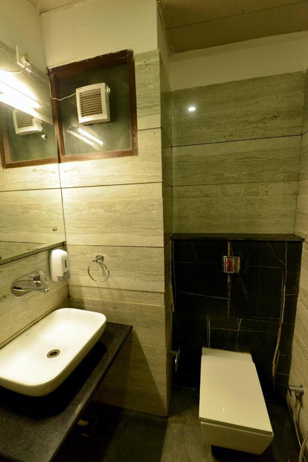 Hotel The Yellow Nayagaon Luaran gambar