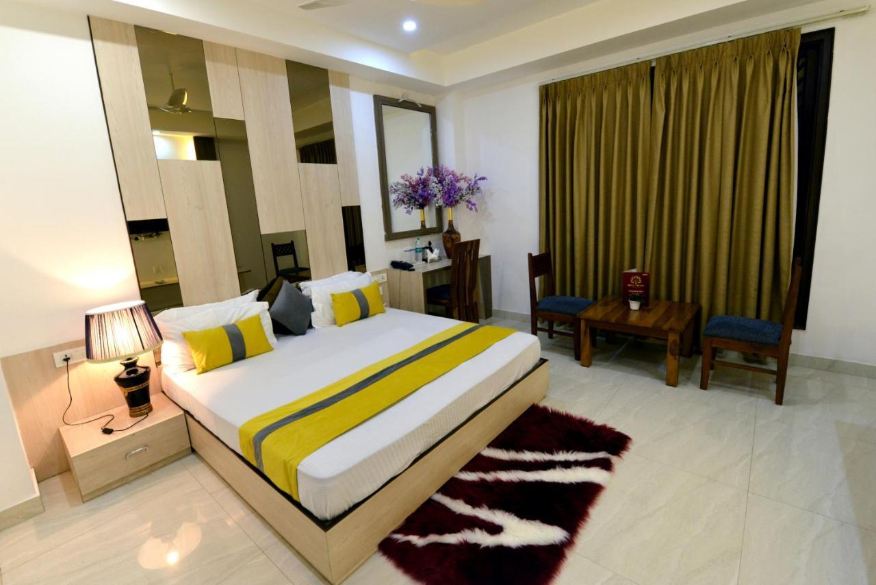 Hotel The Yellow Nayagaon Luaran gambar