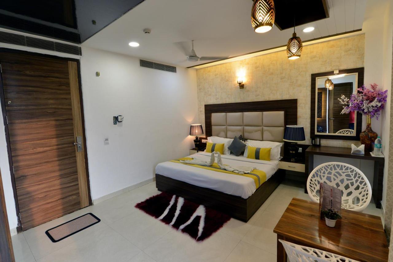 Hotel The Yellow Nayagaon Luaran gambar